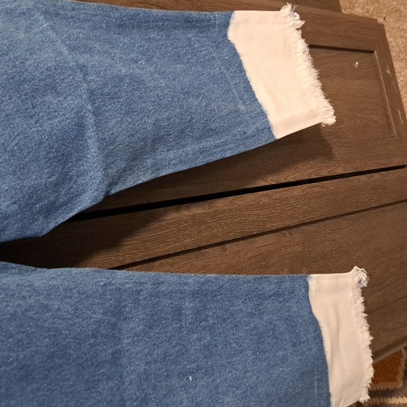 New High waisted distressed jeans - Picture 15 of 15